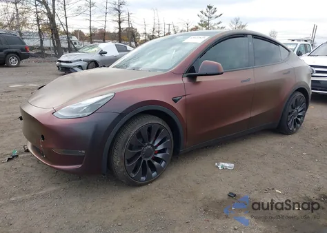 2024 Tesla Model Y Performance Dual Motor All-Wheel Drive from USA, damaged, VIN 7SAYGDEF9RA265727